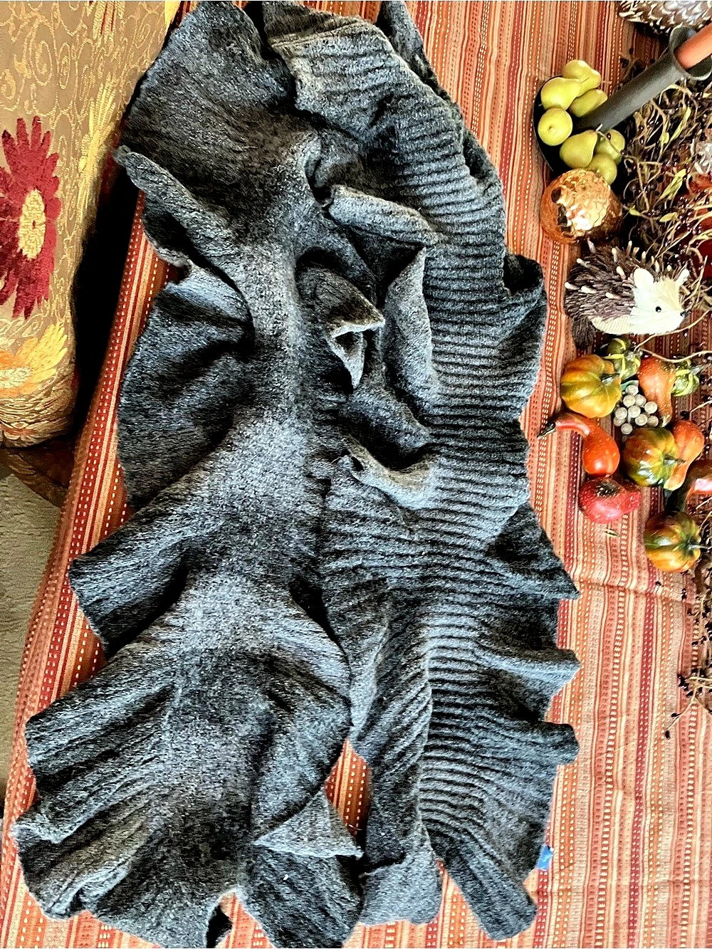 Simply Vera Wang Ruffled Scarf in Black Like New